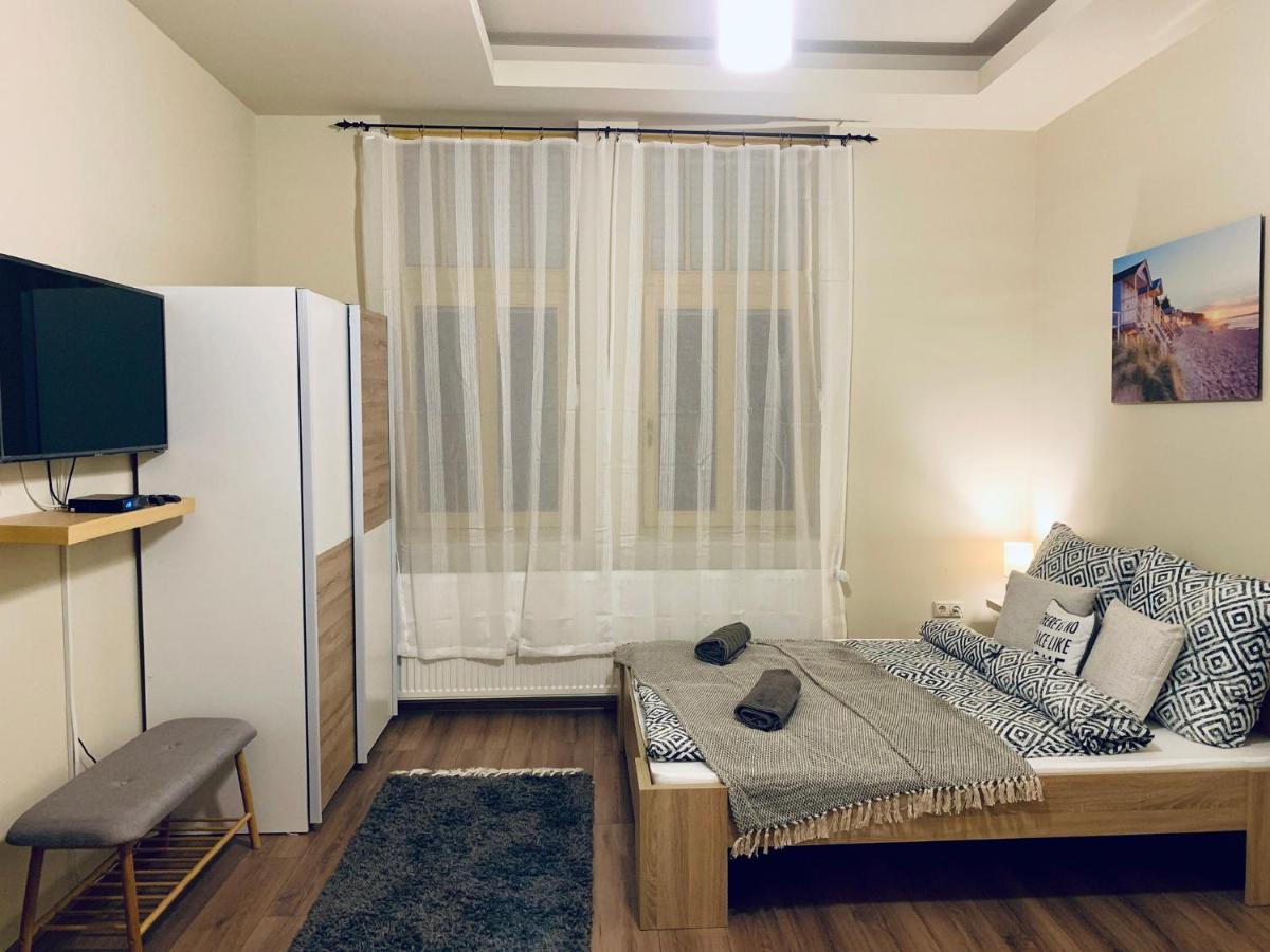 ホテルA Vendeghaz ミシュコルツ エクステリア 写真